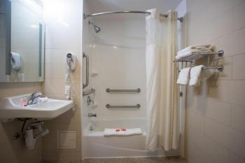 Airport Plaza Hotel JFK Airport