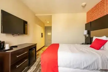 Airport Plaza Hotel JFK Airport 10